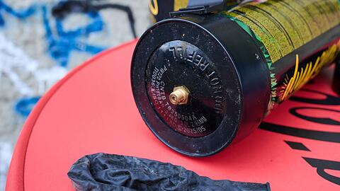 Lachgas hatte sich zur beliebten Partydroge gemausert und wird oft &uuml;ber einen Luftballon konsumiert. (Symbolbild)