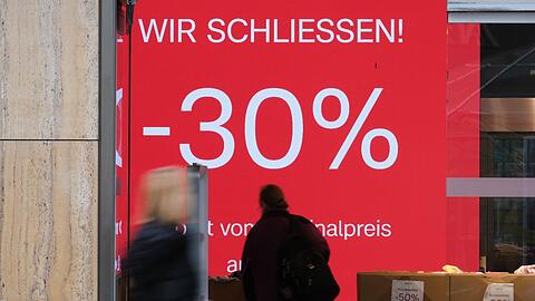 Die Zahl der Schlie&szlig;ungen im Einzelhandel &uuml;bersteigt die der Neuer&ouml;ffnungen deutlich.