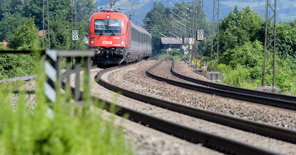 Nerviges Problem mit der DB-App: Der Zug fährt angeblich schon ...