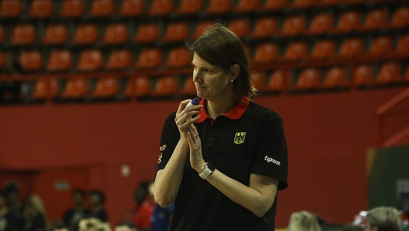 Die Bundestrainerin der deutschen Basketballerinnen: Lisa Thomaidis.