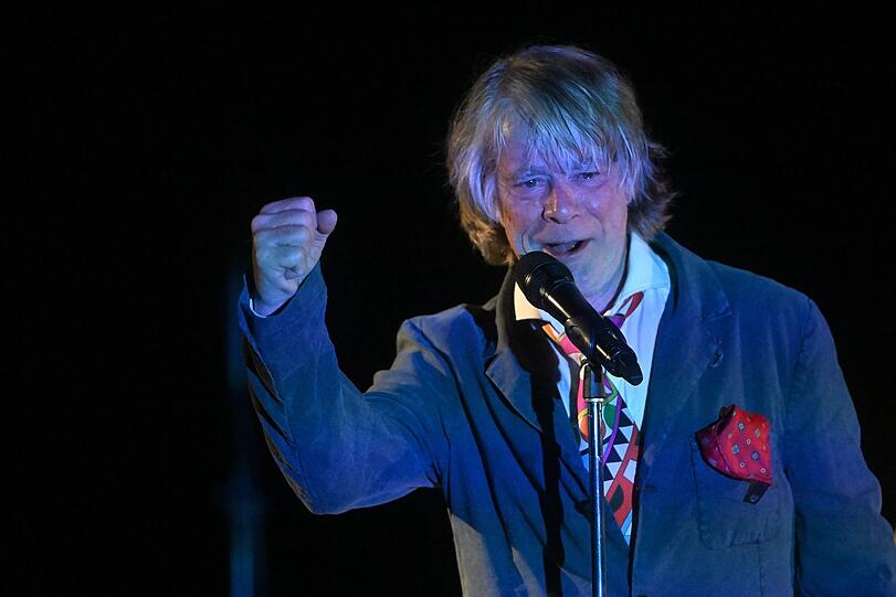 Der Komiker, Kabarettist, Schauspieler, Sänger und Multiinstrumentalist Helge Schneider.