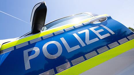 Den Mann erwartet ein Strafverfahren unter anderem wegen Trunkenheit im Stra&szlig;enverkehr, Fahren ohne Fahrerlaubnis und Diebstahl. (Symbolbild)