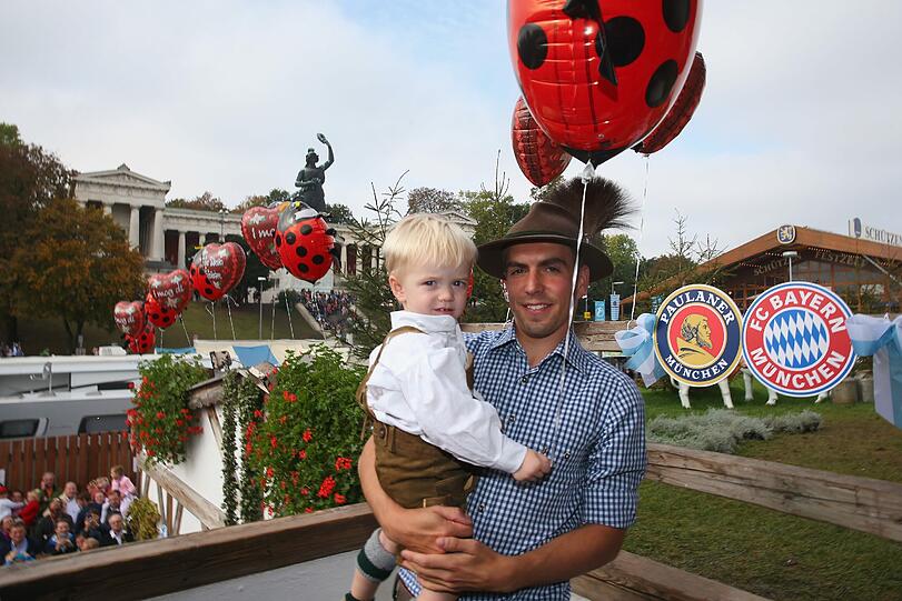 Weitere Bilder vom Bayern-Besuch auf der Wiesn 2014