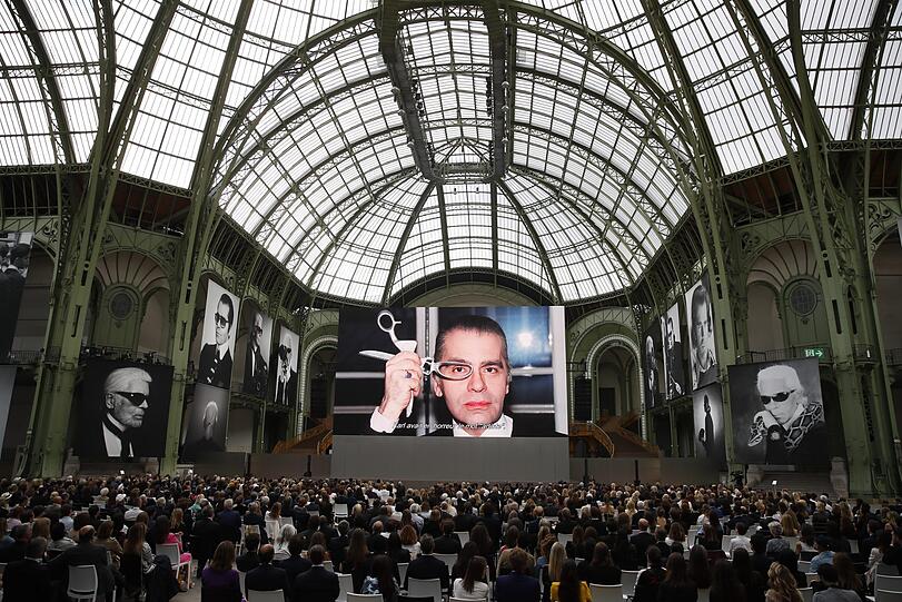Bei der Veranstaltung "Karl for Ever" im Grand Palais wurde dem Modezar gedacht.