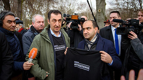 Im Clinch mit der Türkei: Cem Özdemir, hier bei einer Demo für die Freilassung von Deniz Yücel.