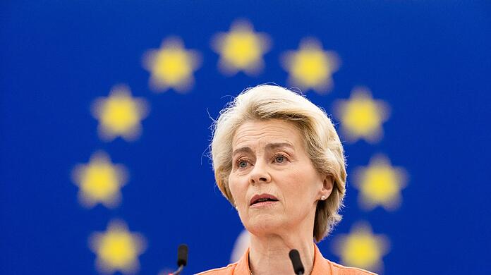 Nicht alle Länder halten sich an die Sanktionen gegen Russland. Deshalb will die EU-Kommission unter Führung von Ursula von der Leyen strengere Konsequenzen einführen.