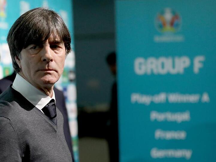 Hat bei der EM mit dem DFB-Team dicke Brocken vor der Brust: Bundestrainer Joachim Löw.