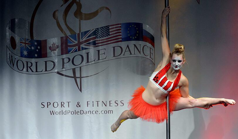 Eine Weltmeisterschaft im Pole-Dancing? Ja, die gibt's! Am Wochenende betätigten sich die Teilnehmerinnen und Teilnehmer im Kampf um den Titel akrobatisch an der Stange - die besten Bilder.