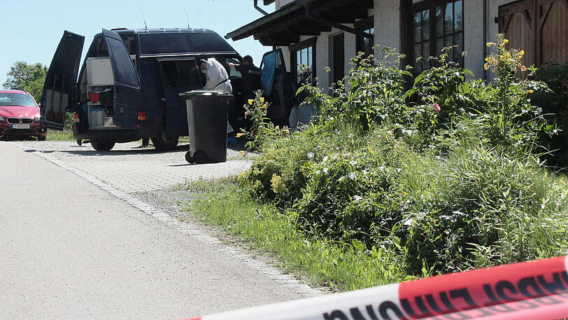 Ein Achtjähriger ist in Vogtareuth (Landkreis Rosenheim) erschossen worden. Die Bilder vom Tatort.