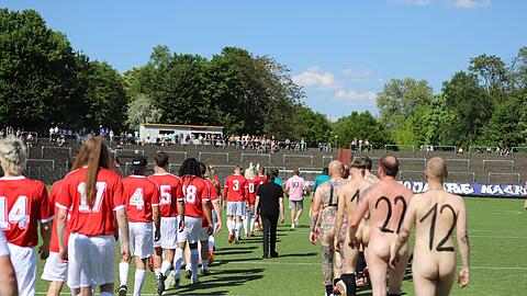 Hier spielt die "Nacktionalmannschaft".