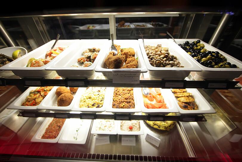 Zum umfangreichen Tapas-Angebot des &bdquo;Lizard&ldquo; kommen jetzt feurige chilenische Hauptgerichte wie das Barrakudafilet.