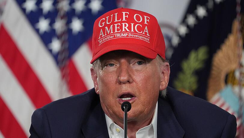 Trump besuchte in Florida eine neue Haftanstalt für Migranten.