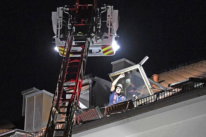 Die Feuerwehr war stundenlang im Einsatz.