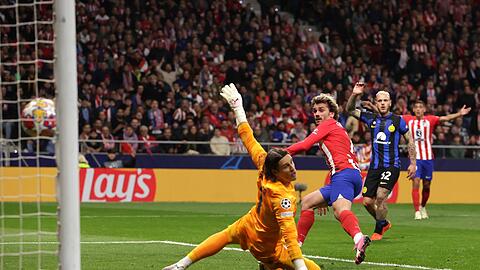 Antoine Griezmann (M) von Atletico Madrid erzielte den zwischenzeitlichen Ausgleich zum 1:1.