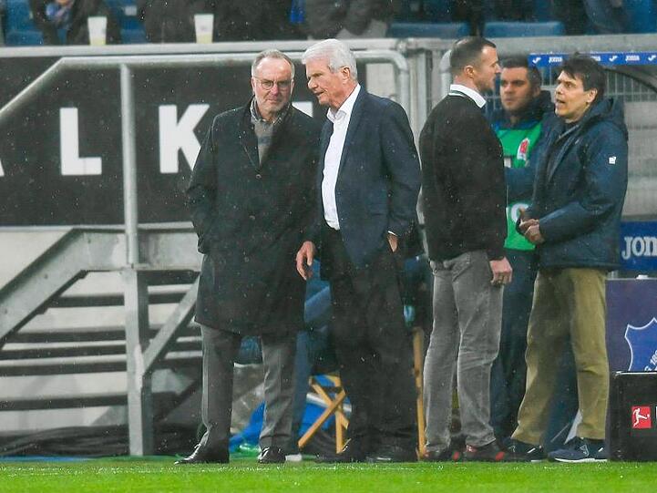 Bayern-Boss Karl-Heinz Rummenigge (l) entschuldigte sich bei Dietmar Hopp.
