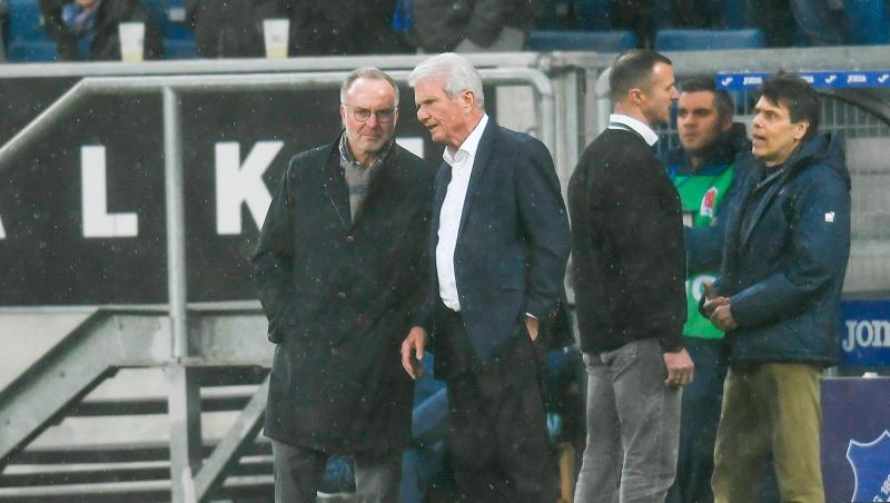 Bayern-Boss Karl-Heinz Rummenigge (l) entschuldigte sich bei Dietmar Hopp. Bayern-Boss Karl-Heinz Rummenigge (l) entschuldigte sich bei Dietmar Hopp.