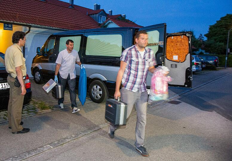 Die Kießlingerstraße liegt in einem ruhigen Siedlungsgebiet am Moosfeld. Dort fand die Polizei drei Leichen.
