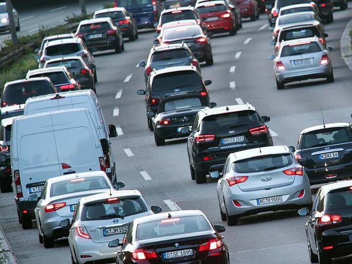 Die FDP verlangt, dass die große Koalition den EU-Emissionshandel auf Verkehr und Heizen ausweitet.