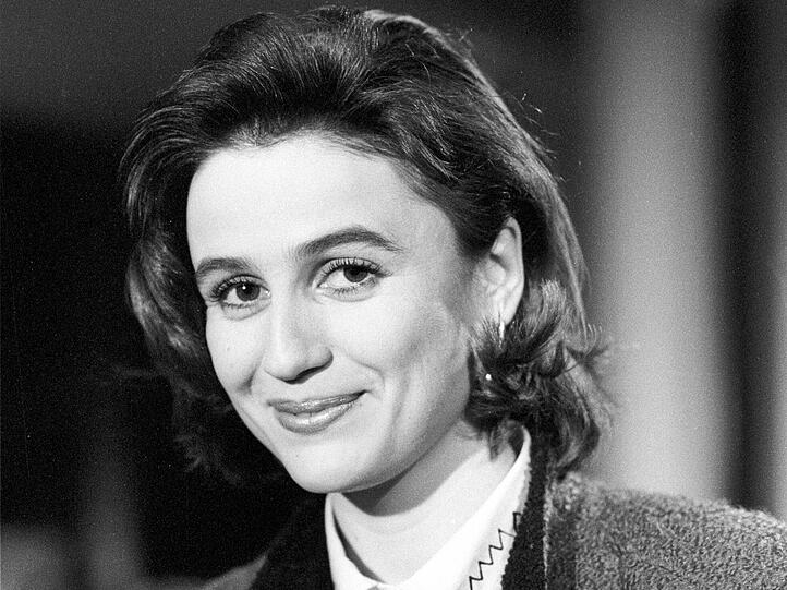 Sandra Maischberger führte Anfang der 90er rund ein Jahr als Co-Moderatorin durch die politische Talkshow "Talk im Turm". Sandra Maischberger führte Anfang der 90er rund ein Jahr als Co-Moderatorin durch die politische Talkshow "Talk im Turm".