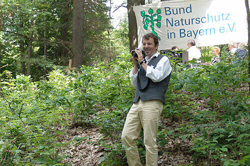 Im Wald zuhause: Tom Konopka. Der Biologe arbeitet als Regionalreferent beim Bund Naturschutz in Nürnberg.