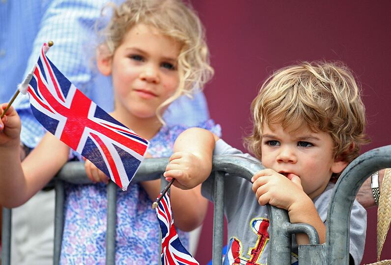 Repräsentieren und Feiern im Namen der Queen: Prinz Harry bei seinem Besuch in Nassau auf den Bahamas.