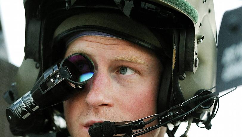 Prinz Harry an Bord eines britischen Hubschraubers in Afghanistan - der 28-Jährige hatte den Finger am Abzug einer 30 Millimeter-Kanone.