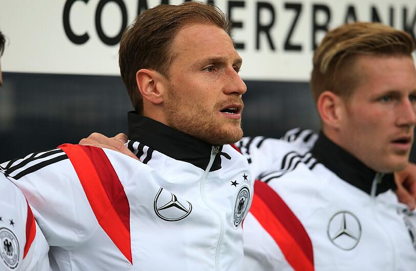 BENEDIKT HÖWEDES: NOTE 3. Ersetzte Rüdiger hinten rechts. Mehr war nicht.