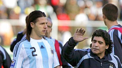 Sehnt sich nach Sonne: Martin Demichelis, neben ihm: Maradona.