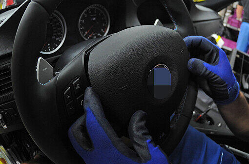 Die Diebe stahlen ausschließlich die Airbags aus den Fahrzeugen. (Archivbild)