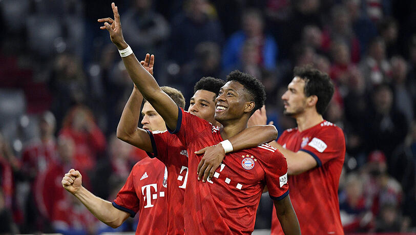 Der FC Bayern gewinnt gegen Borussia Dortmund mit 5:0. Der FC Bayern gewinnt gegen Borussia Dortmund mit 5:0.