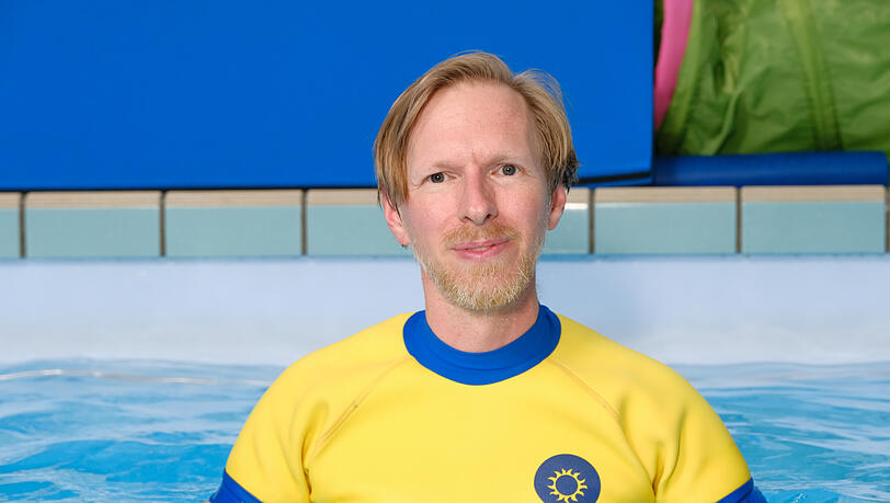 Sebastian Korp ist Geschäftsführer und Kursleiter der "Aqua & Soul"-Familienbäder in München. Sebastian Korp ist Geschäftsführer und Kursleiter der "Aqua & Soul"-Familienbäder in München.
