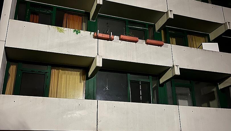 Nach einem Brand wurden in der Studentenstadt 2021 drei Häuser geleert, die Sanierung zieht sich hin. Nach einem Brand wurden in der Studentenstadt 2021 drei Häuser geleert, die Sanierung zieht sich hin.