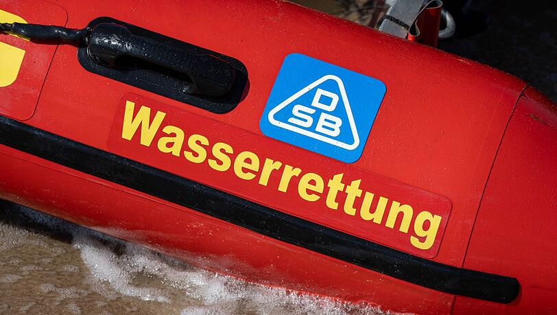 Auch die Wasserrettung war an der Suche beteiligt. (Symbolbild)