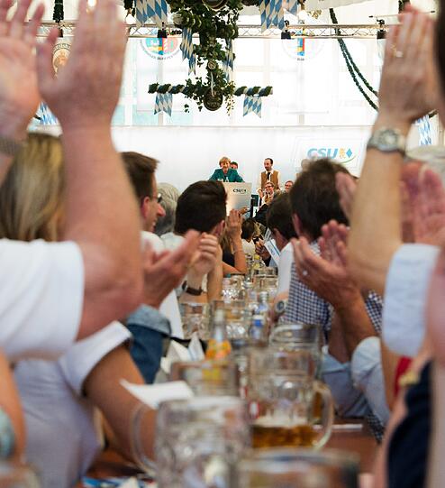 Bundeskanzlerin Angela Merkel (CDU) auf dem Truderinger Volksfest in München &ndash; die Bilder.