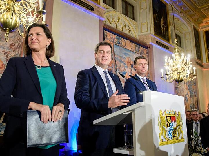 Ilse Aigner (alle CSU, l-r), Landtagspräsidentin, Markus Söder, Ministerpräsident, und Stephan Mayer, Staatssekretär. Foto: Matthias Balk
