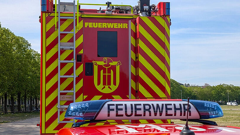 Nach den Löscharbeiten in Milbertshofen machte die Feuerwehr eine böse Entdeckung. In der Wohnung lag eine leblose Person.