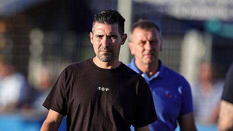 L&ouml;wen-Coach Alper Kayabunar