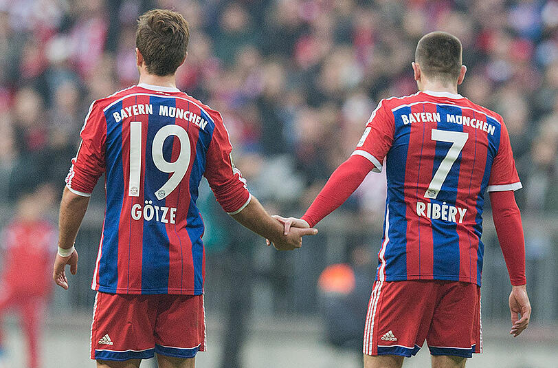 Im November 2014 feiern Torschütze Mario Götze und Franck Ribéry das 1:0 gegen die TSG 1899 Hoffenheim.