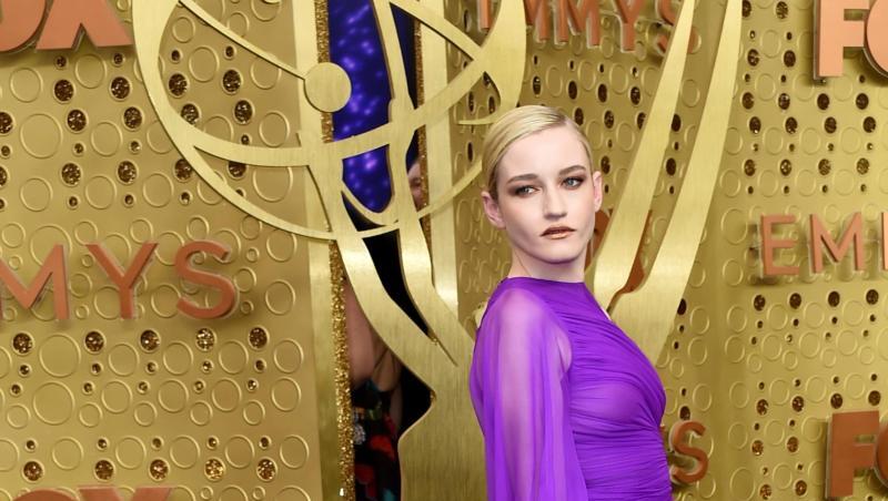 Julia Garner hat geheiratet. Julia Garner hat geheiratet.