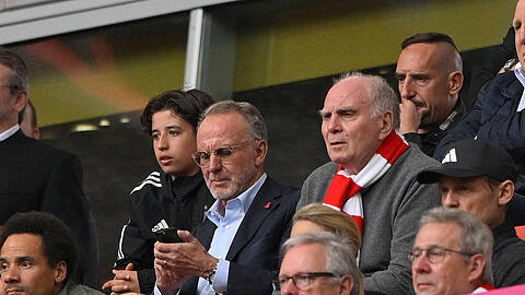 Die Ex-Bosse der Bayern: Karl-Heinz Rummenigge (l.) und Uli Hoeneß am Samstag in der Allianz Arena.