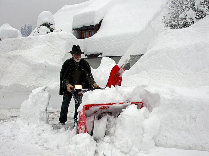 Österreich versinkt im Schnee