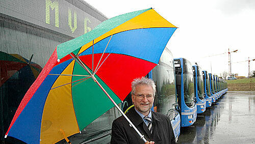 Viele Münchner fühlen sich von ihm im Regen stehen gelassen: Herbert König, Chef der Münchner Verkehrsgesellschaft (MVG). Viele Münchner fühlen sich von ihm im Regen stehen gelassen: Herbert König, Chef der Münchner Verkehrsgesellschaft (MVG).
