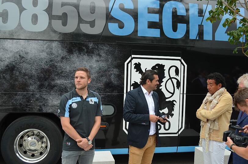 Das ist der neue Teambus für die Löwen.