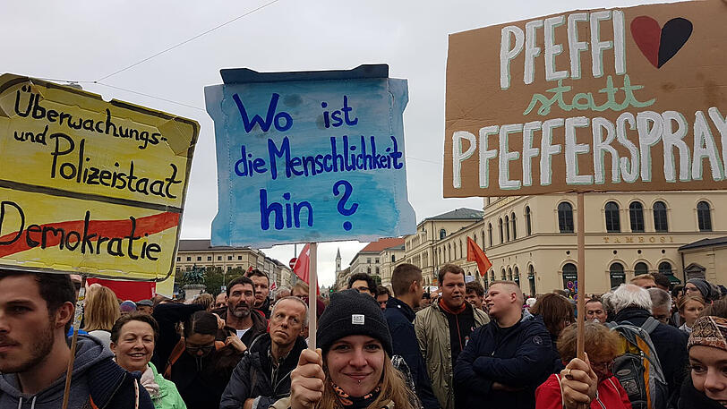 Eindrücke von der Demonstration "Jetzt gilt's" am Odeonsplatz in München.