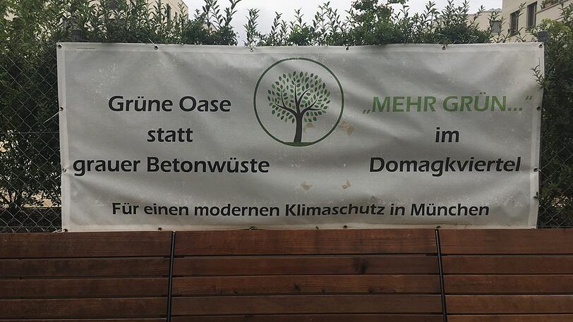 Unzufriedene Bewohner: Im ganzen Viertel verteilt hängt dieses Plakat.