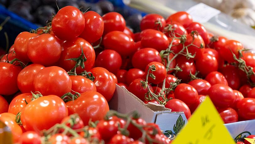 Verbraucher spüren beim Einkauf die gestiegenen Lebensmittelpreise.