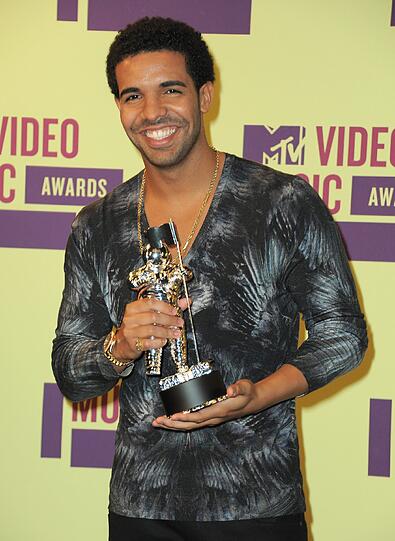 ...und an Rapper Drake für das beste Hiphop-Video (&bdquo;HYFR&ldquo;).