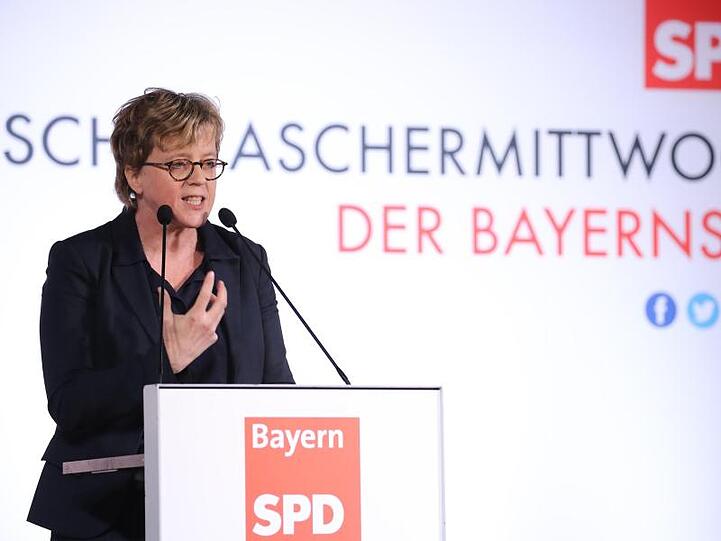 Die bayerische SPD-Vorsitzende Natascha Kohnen spricht beim Politischen Aschermittwoch der SPD. Foto: Daniel Karmann/dpa
