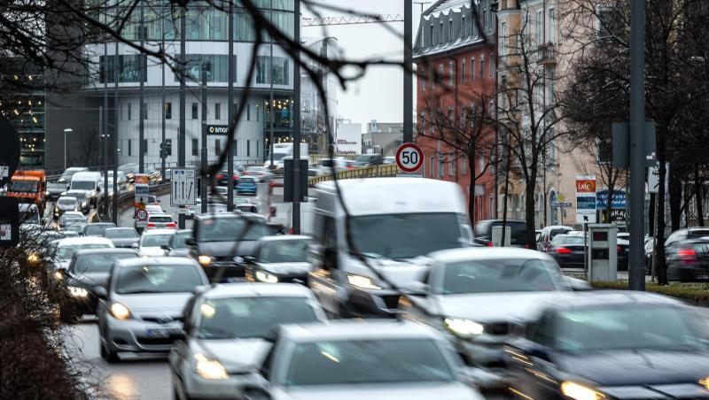 Dichter Verkehr in der Münchener Innenstadt. Dichter Verkehr in der Münchener Innenstadt.