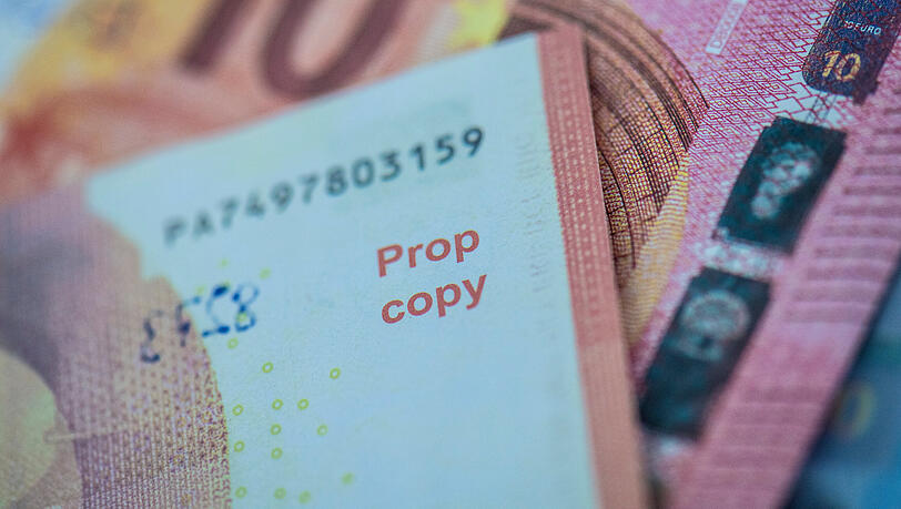 Sichergestellte, gef&auml;lschte Euro-Banknoten: Der Anteil sogenannter "Movie Money", nachgemachte Banknoten f&uuml;r Spiele oder Filmrequisite, ist hoch.